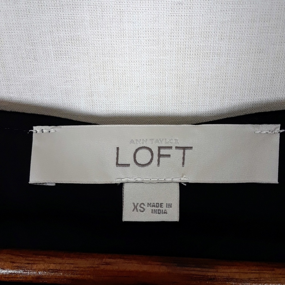 LOFT black-white eyelet peplum top XS - Picture 2 of 5